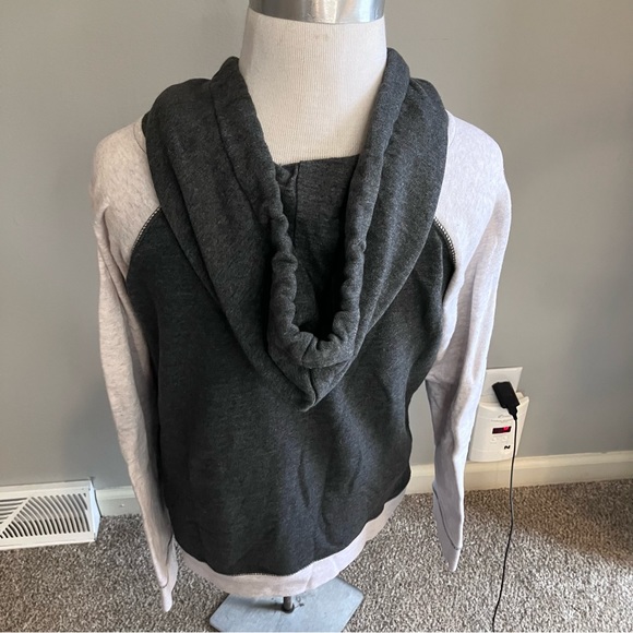 Women’s Riverdale South Side Serpents Sweatshirt Raglan Hoodie Pullover Medium M - Picture 8 of 14